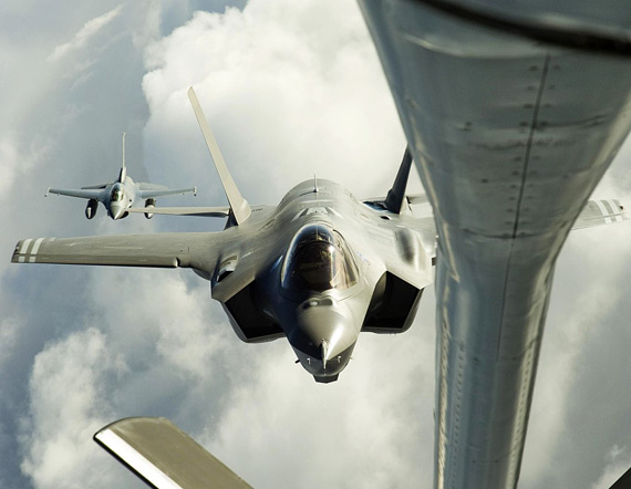 F-35(zhn)C(j)r(ji)׃Î׺cF-22A(zhn)C(j)r(ji)