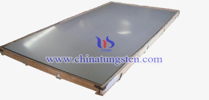 600x500x10mm 鎢合金板具有高密度、高硬度、高熔點的特性，能夠耐腐蝕、耐磨損，而且高溫性能好，即使在500℃的溫度下也基本保持不變，在1000℃時仍有很高的硬度。它被廣泛應(yīng)用於機械、焊接零件、熱交換器、反光器具等。 中鎢在線是一家專門從事研究、開發(fā)、生產(chǎn)、銷售鎢合金的公司，以先進的技術(shù)力量，科學(xué)的管理制度，竭誠為您服務(wù)。本公司為客戶提供高品質(zhì)、高標(biāo)準(zhǔn)的產(chǎn)品，並且能夠根據(jù)客戶的要求生產(chǎn)各種規(guī)格和材質(zhì)的鎢合金板。 更多內(nèi)容請訪問： http://www.tungsten-alloy.com/big5/tungsten-alloy-plate.html