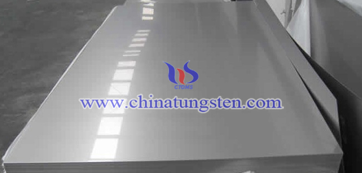 600x500x10mm 鎢合金板具有高密度、高硬度、高熔點的特性，能夠耐腐蝕、耐磨損，而且高溫性能好，即使在500℃的溫度下也基本保持不變，在1000℃時仍有很高的硬度。它被廣泛應(yīng)用於機械、焊接零件、熱交換器、反光器具等。  中鎢在線是一家專門從事研究、開發(fā)、生產(chǎn)、銷售鎢合金的公司，以先進的技術(shù)力量，科學(xué)的管理制度，竭誠為您服務(wù)。本公司為客戶提供高品質(zhì)、高標(biāo)準(zhǔn)的產(chǎn)品，並且能夠根據(jù)客戶的要求生產(chǎn)各種規(guī)格和材質(zhì)的鎢合金板。  更多內(nèi)容請訪問： http://www.tungsten-alloy.com/big5/tungsten-alloy-plate.html
