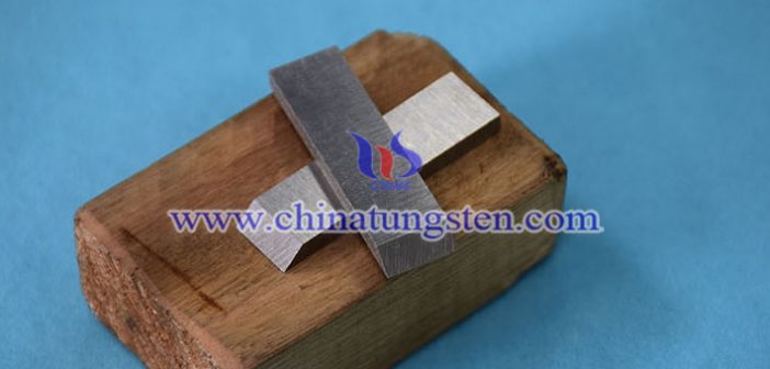 口罩機用硬質(zhì)合金鼻樑切刀圖片