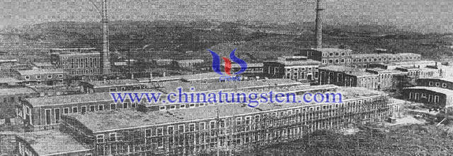 1955年3月，開工建設中的廠房