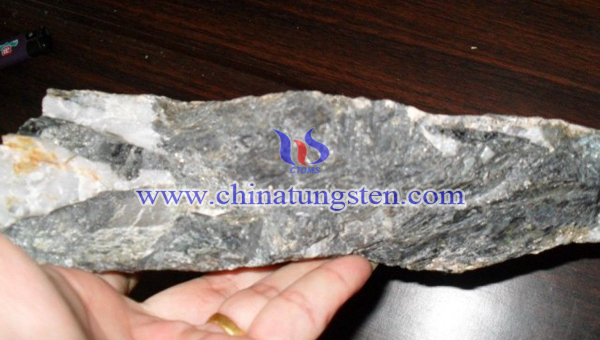 鎢礦原石，希特勒在中國大量採購這種戰(zhàn)略資源