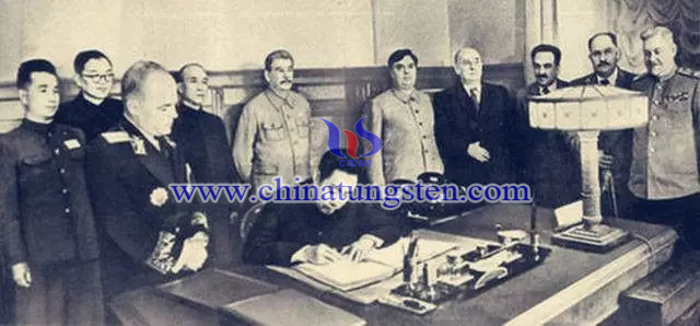 1953年5月15日，周恩來總理代表中國政府，在莫斯科簽定蘇聯(lián)援建中國156個項(xiàng)目的“中蘇協(xié)定”